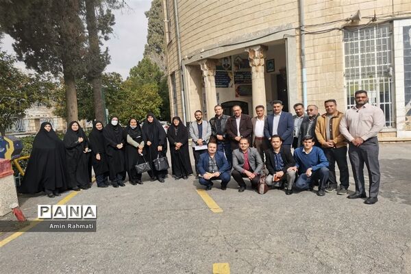 بازدید مدیران هنرستان‌ها از هنرستان ماندگار و نمونه دولتی طالقانی