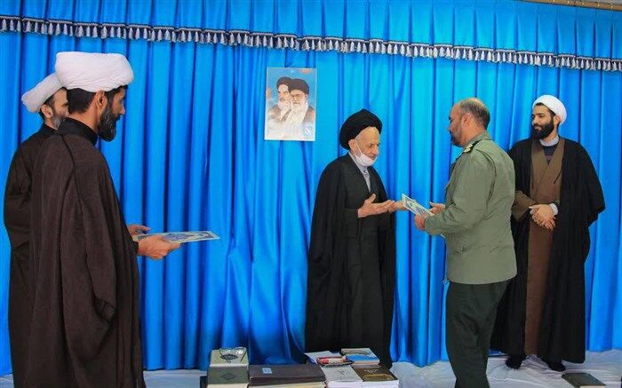دشمن اسلامی را می خواهد که در آن امر به معروف و نهی از منکرنباشد
