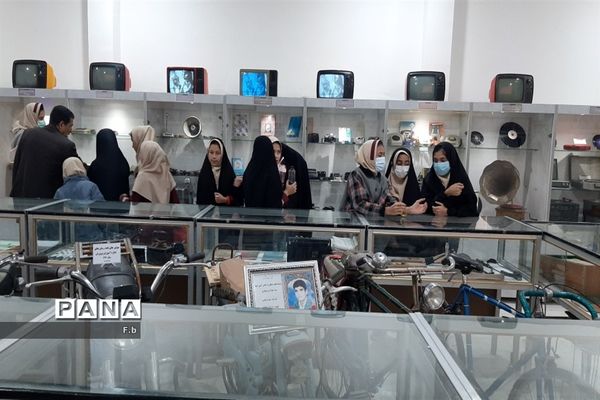 بازدید علمی دانش‌آموزان آموزشگاه شهید اکرمی از موزه فرهنگ و هنر بافق