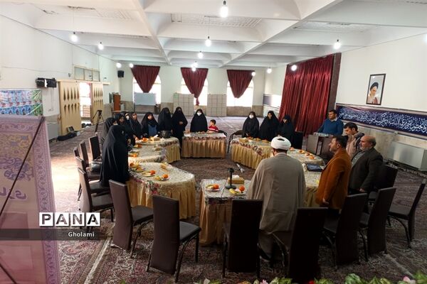 برگزاری جلسه هم‌اندیشی مدیران شهرک زینبیه منطقه ۱۳ با موضوع جهاد تبیین