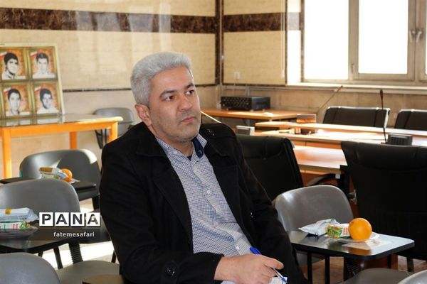 برگزاری جلسه توجیهی و توان افزایی مدیران مدارس شهرستان فیروزکوه