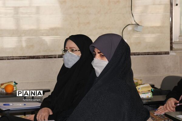 برگزاری جلسه توجیهی و توان افزایی مدیران مدارس شهرستان فیروزکوه
