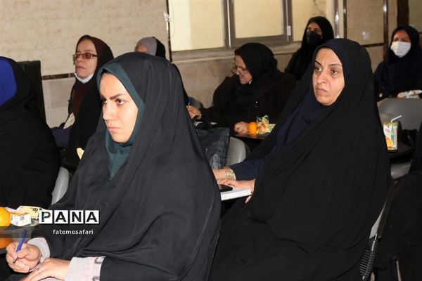برگزاری جلسه توجیهی و توان افزایی مدیران مدارس شهرستان فیروزکوه