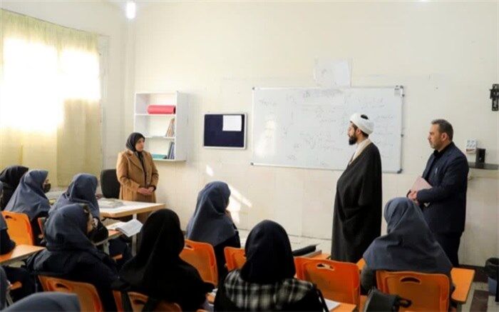 بازدید رئیس سازمان پژوهش از مدرسه متقین منطقه 12 تهران