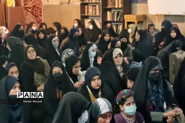 اعزام ۲۴۰ دانش‌آموز دختر دماوند به مناطق عملیاتی جنوب کشور