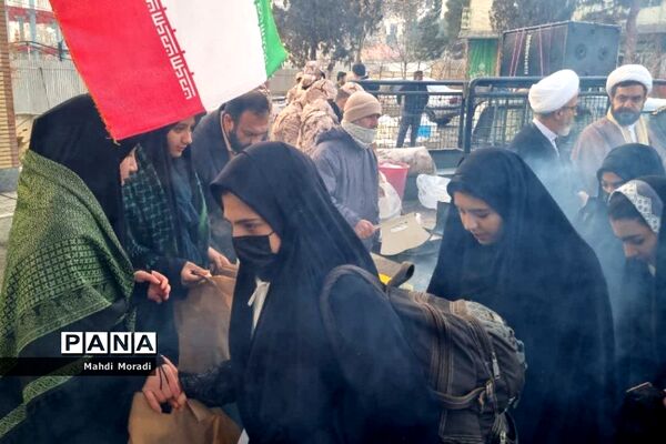 اعزام ۲۴۰ دانش‌آموز دختر دماوند به مناطق عملیاتی جنوب کشور