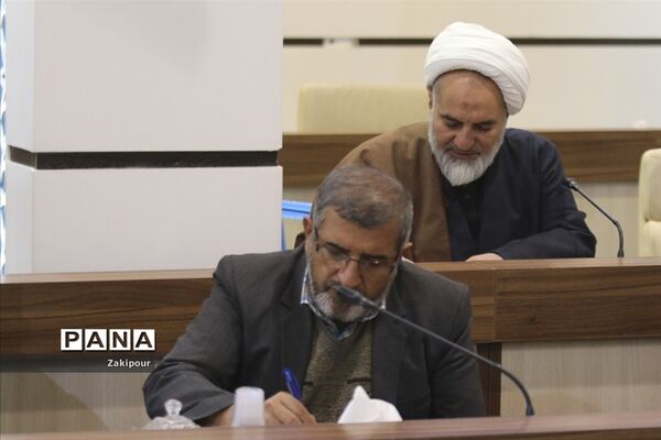 نشست تخصصی با موضوع مبانی دینی حکمرانی مردمی در شیراز