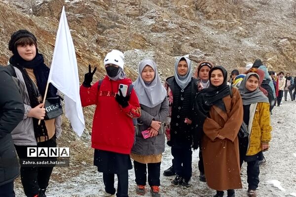 اردوی دانش‌آموزان دختر پاکدشتی و چهاردانگه  در اردوگاه شهید باهنر
