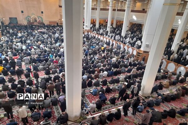 حضور فرهنگیان و دانش‌آموزان استان فارس در اجتماع محکوم کردن اهانت به قرآن کریم