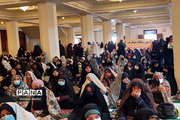 حضور فرهنگیان و دانش‌آموزان استان فارس در اجتماع محکوم کردن اهانت به قرآن کریم