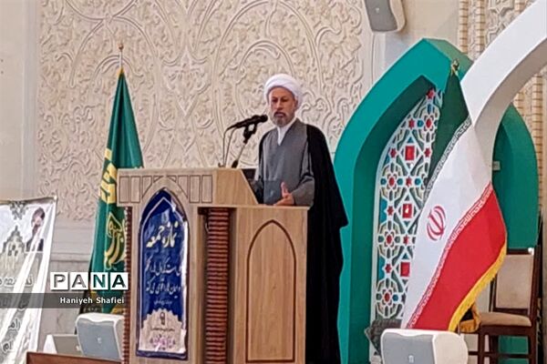 حضور فرهنگیان و دانش‌آموزان استان فارس در اجتماع محکوم کردن اهانت به قرآن کریم