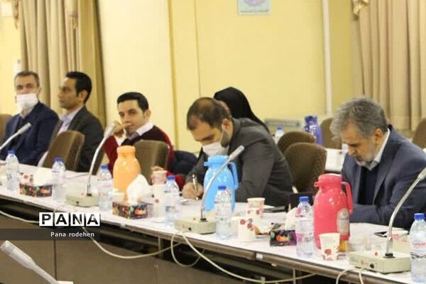 برگزاری شورای اداری و هماهنگی رودهن