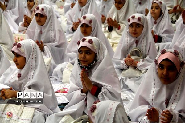 جشن تکلیف دختران دبستان ۲۲بهمن ناحیه یک شهرری