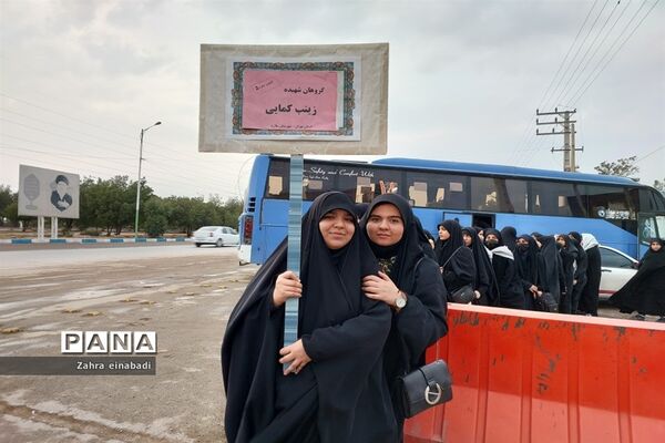 تجدید بیعت دانش‌‌‌آموزان ملارد با شهدا در فتح‌المبین
