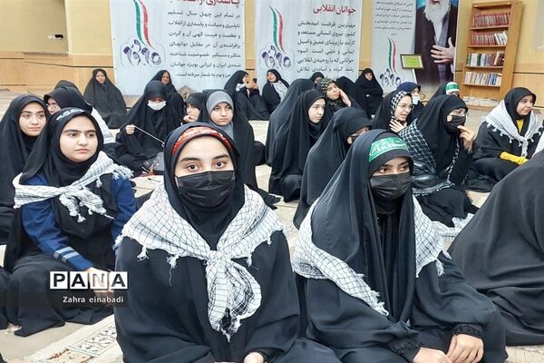 تجدید بیعت دانش‌‌‌آموزان ملارد با شهدا در فتح‌المبین