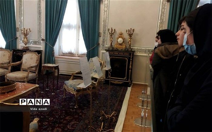 دانش‌آموزان دبیرستان سما رودهن از کاخ موزه سعدآباد بازدید کردند/فیلم