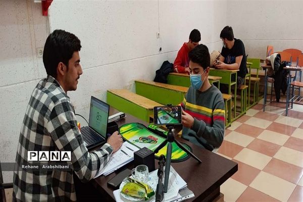 رقابت بیش از یک‌هزار دانش‌آموز در مسابقات بازی‌های فکری سرگرمی رویش در آباده