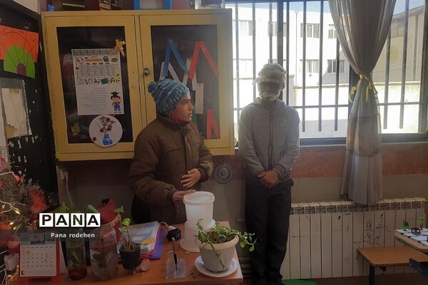 نمایشگاه جابربن حیان در دبستان امام‌حسن‌ مجتبی(ع) رودهن