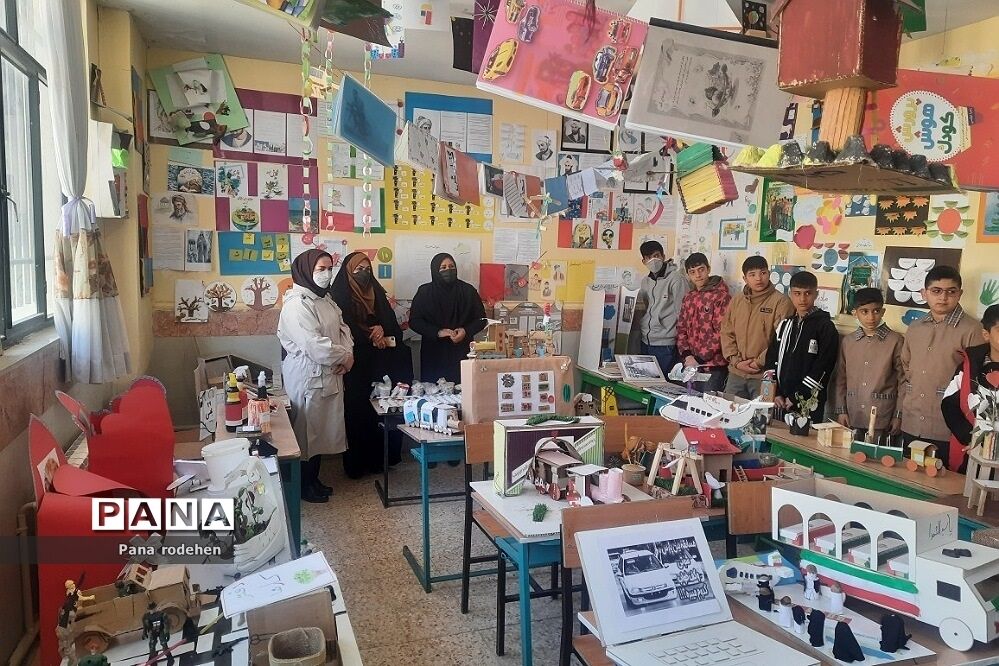 نمایشگاه جابربن حیان در دبستان امام‌حسن‌ مجتبی(ع) رودهن