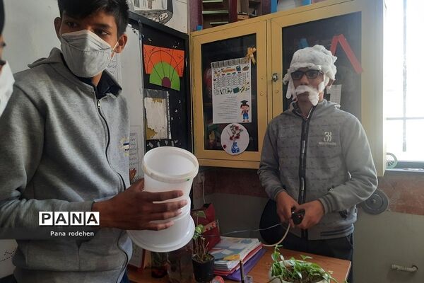 نمایشگاه جابربن حیان در دبستان امام‌حسن‌ مجتبی(ع) رودهن