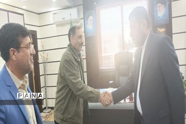 نشست هم‌اندیشی مدیر مالی سازمان دانش‌آموزی کشور با مدیرکل آموزش و پرورش استان بوشهر