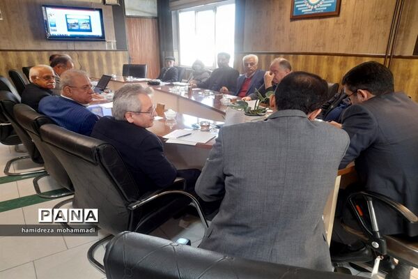 نشست مدیر آموزش و پرورش قائمشهر با خیرین مدرسه‌ساز