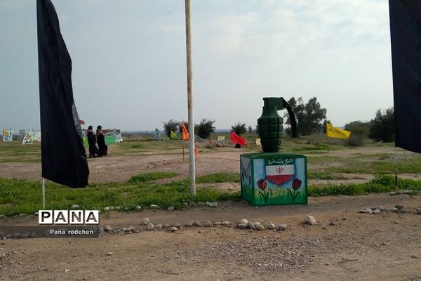 دانش‌آموزان دختر رودهن در اردوی راهیان نور