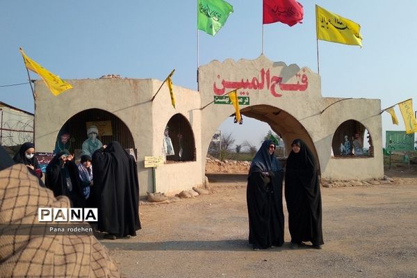 دانش‌آموزان دختر رودهن در اردوی راهیان نور