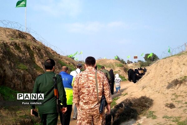 دانش‌آموزان دختر رودهن در اردوی راهیان نور