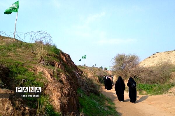 دانش‌آموزان دختر رودهن در اردوی راهیان نور
