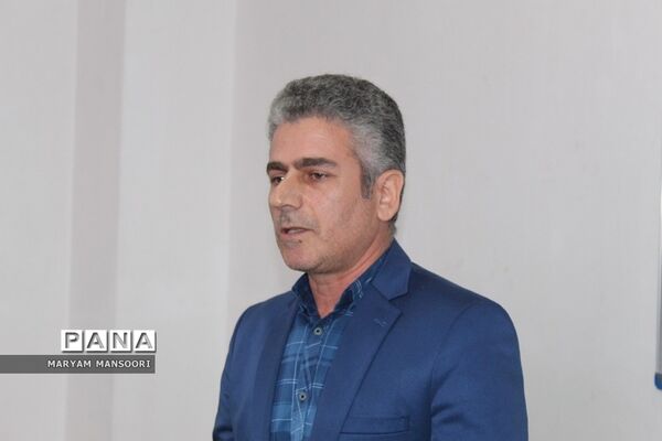 جلسه آموزش خانواده ویژه پدران در دبستان صحیفه نور فشافویه