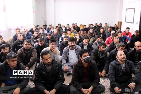 جلسه آموزش خانواده ویژه پدران در دبستان صحیفه نور فشافویه