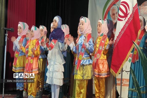برگزاری جشن انقلاب در محمودآباد