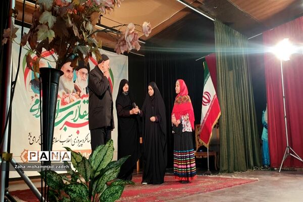 برگزاری جشن انقلاب در محمودآباد