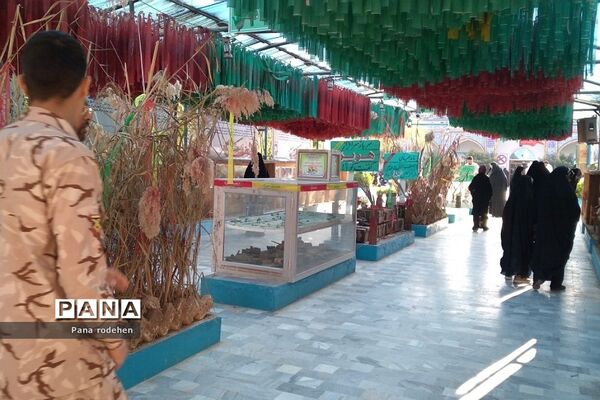 بازدید دانش‌آموزان  رودهن در اردوی راهیان نور از هویزه و یادمان شهید چمران