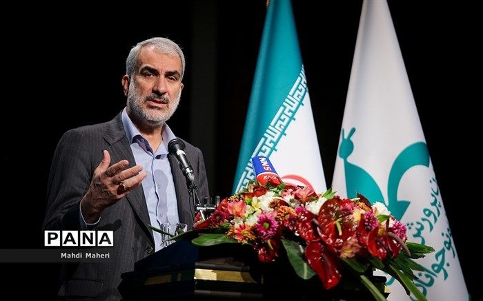 پیشکسوتان و بازنشستگان ذخایر ارزشمند آموزش‌وپرورش هستند