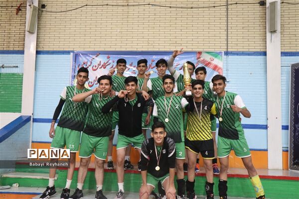 قهرمانی تیم والیبال دانش‌آموزی اردکان