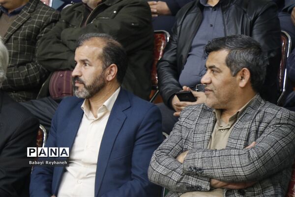 قهرمانی تیم والیبال دانش‌آموزی اردکان