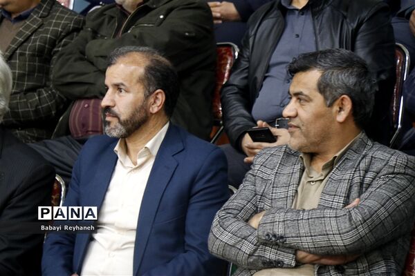 قهرمانی تیم والیبال دانش‌آموزی اردکان