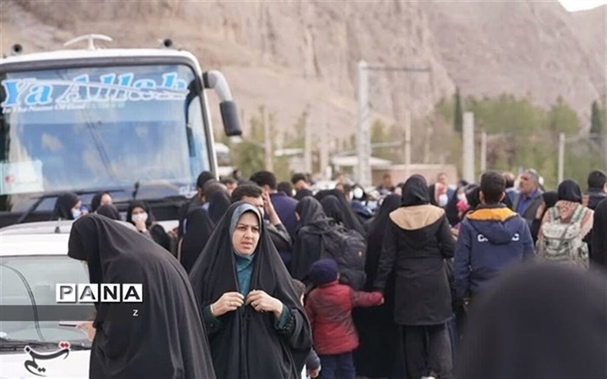 نخستین کاروان دانش‌آموزان دختر کرمانی عازم اردوی راهیان نور شد
