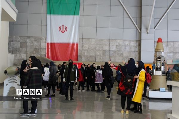 حضور دانش‌آموزان دختر بهارستانی در اردوی راهیان پیشرفت