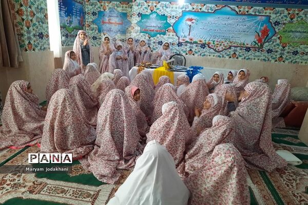 برگزاری اولین نمازجماعت پس از جشن تکلیف در دبستان جانمحمدی ملارد