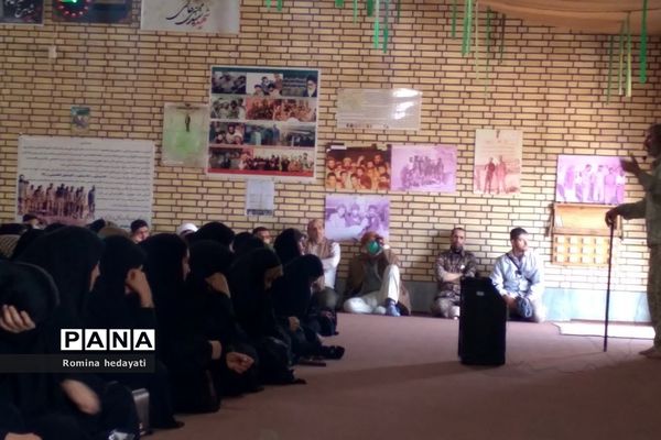 دانش‌آموزان رودهن در اردوی راهیان نور دشت ذوالفقاریه