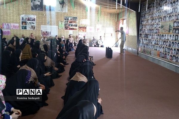 دانش‌آموزان رودهن در اردوی راهیان نور دشت ذوالفقاریه