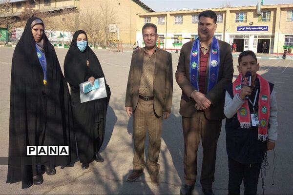 نمایشگاه  طرح تبیین مفاخر(فردوسی) در دبستان  واعظ شهیدی