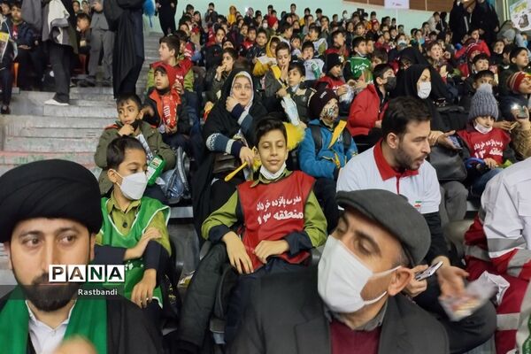 حضور دانش‌آموزان منطقه ۱۳ در جشن یاوران انقلاب