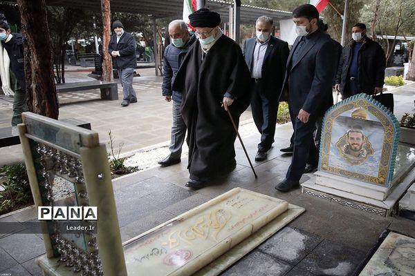 حضور رهبر انقلاب اسلامی در مرقد مطهر امام راحل و گلزار شهدای بهشت زهرا