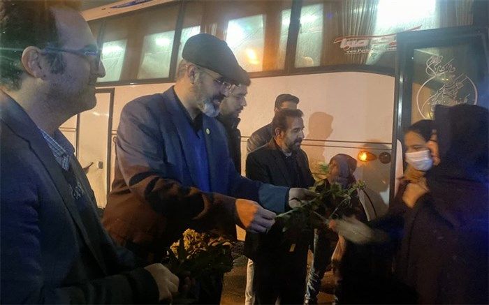 دانش‌آموزان مسافر راهیان نور،  با استقبال مسئولین رودهن بازگشتند