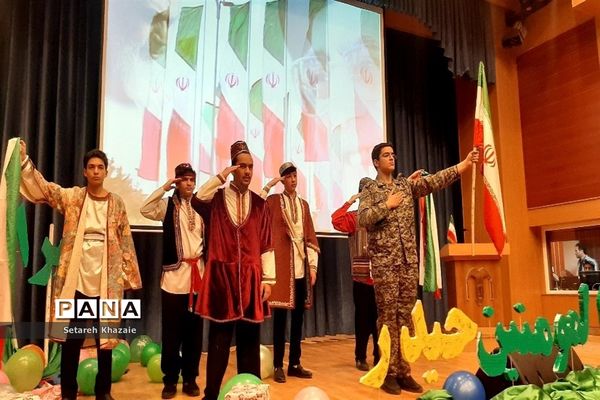 تجلیل و تکریم دانش‌آموزان و خانواده‌های شهدا، جانبازان و آزادگان  مدارس شاهد ناحیه۶ مشهد