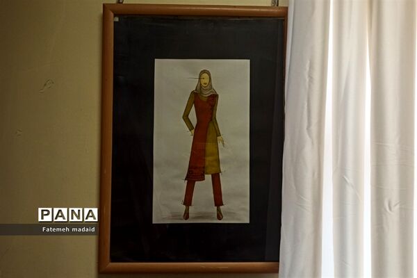 نمایشگاه دستاوردهای دانش‌آموزان به مناسبت دهه‌فجر در بهارستان 2